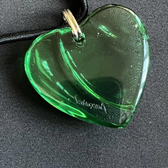 Baccarat Green Crystal Heart Necklace With Pouch - Picture 5 of 7